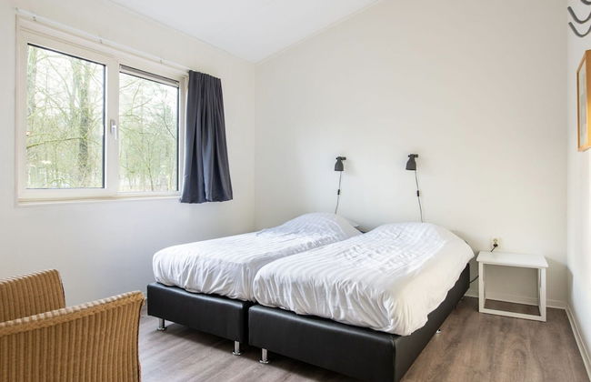 Restyled Bungalow With Dishwasher at the Kootwijkerzand - Photo 4