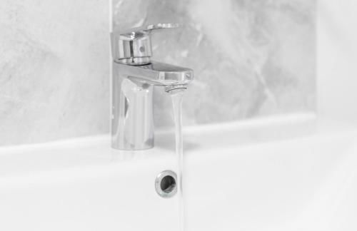 Stylish Two Bed Apartment -Cradley Health - Smart Tv - Netflix - Parking 27BC - Foto 30