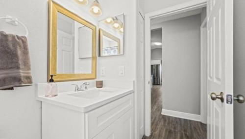 Retreat with Heated Pool in a Serene Community - Foto 3