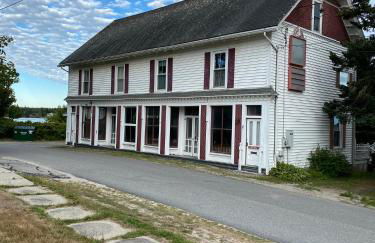 Harbor House Hotel by Umaniii in Jonesport Maine - Foto 3