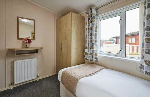 Rowan Lodge with Hot Tub - Foto 23
