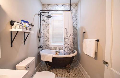 Marietta Square's Home Away! - Foto 1