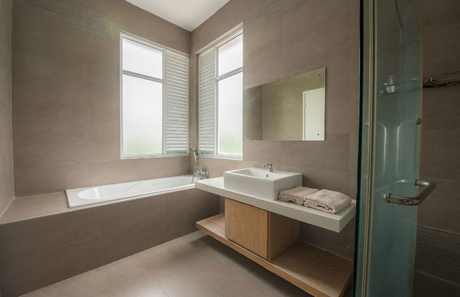 New Corner Shamrock Beach Villas Seaview - Photo 25