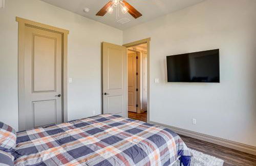 Elegant Sunset Meadow Ranch in Texas with Hot Tub - Photo 25