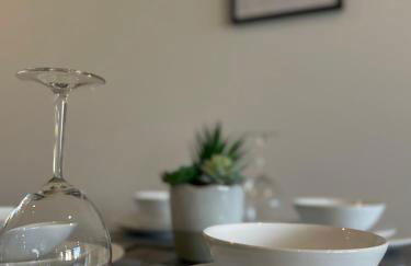 Super-King Bed Studio Apartment in Central Northampton - Photo 7