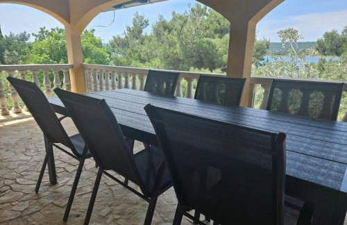 VILLA PUNTA BLAVA - Beachfront Family Villa with Sea View - no pets allowed - Foto 1