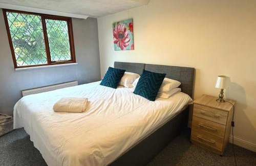 Big 6 bedroom house in Biddenham with 3 bathrooms - Foto 11