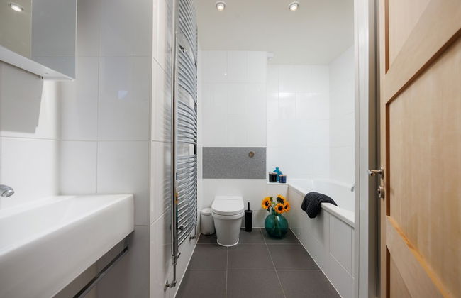 Modern 3 Bed Apartment - Parking - Foto 30