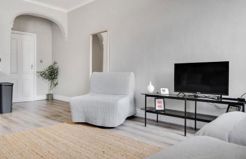 Central L1 Stay, Close to all Attractions, Parking Nearby - Foto 40