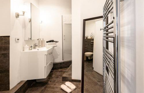 Superb studio with terrasse & 24-7 security in the heart of Paris! - Foto 9