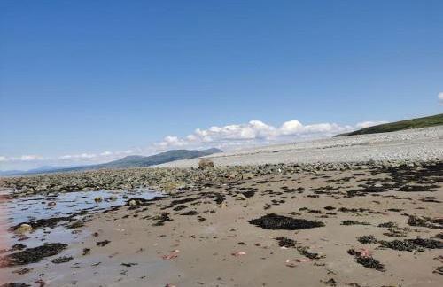 Hiking in Snowdonia? Sea, beach and mountains view - Photo 93