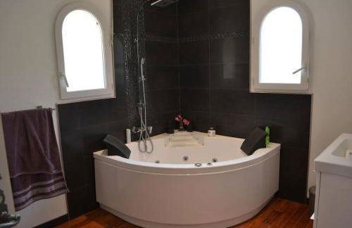 Villa Grasse vue mer exceptionnelle 8P piscine intérieure - Foto 16