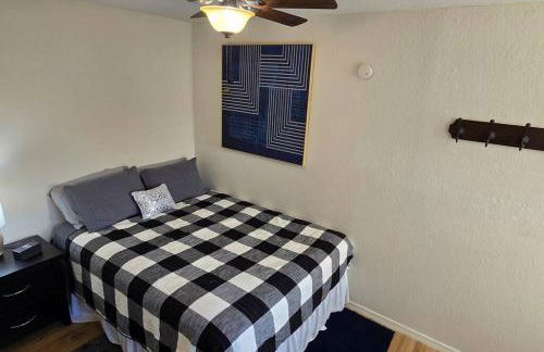 Cozy Updated Cove of Heaven, 5mins to Lake Hefner! - Photo 19