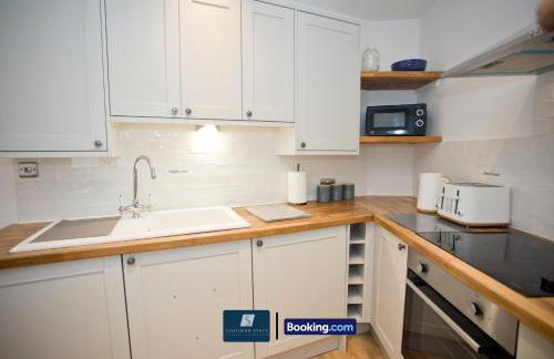 2 Bed House By Southern Stays Short Lets & Serviced Accommodation Bournemouth With Parking - Relocation & Family, 1km From The Beach - Photo 51