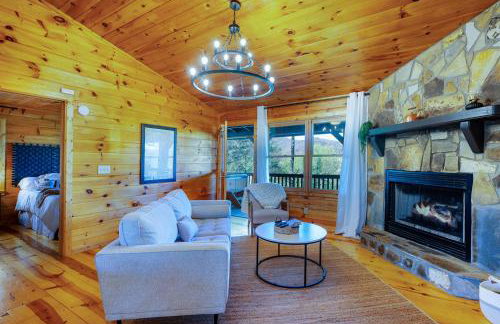 Quiet Ellijay Cabin 2 Master Ensuites, Stunning Views, Hot Tub, Dogs Welcome - Foto 68