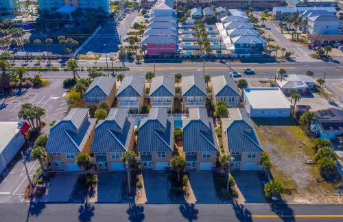 Beach Getaway for 15 A Few Steps from the Sand - Foto 9