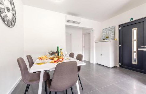 Lovely Home In Srinjine - Photo 17