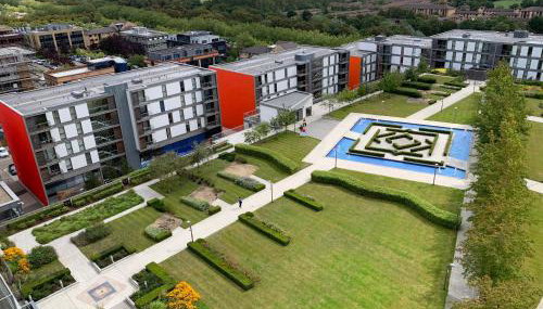 iSTAY APARTMENTS at VIZION - Fully Equipped Modern Serviced Apartments with Balconies, Superfast Broadband, Free Allocated Parking Space, 24h Security, Rooftop Gardens, Located in Central MK - Foto 2, Garden view
