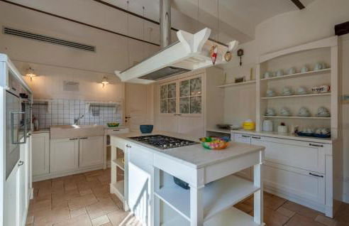 6 Bedroom Beautiful Home In Treia - Foto 4