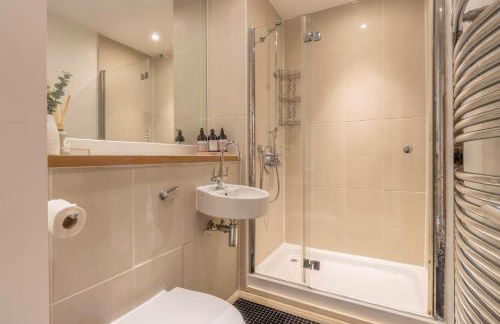 Charming Grand Central City & Bullring location 2 bedroom Apartment With Free Parking - Foto 16