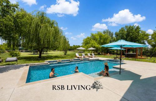 The Perfect Holiday Getaway 5BR 4BA with Pool and Hot Tub - Foto 1