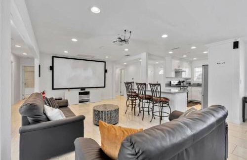 New cheerful villa, Pool, Spa, Mini Golf, Game room, Fire pit next to Disneyland - Foto 28