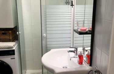 Grand Studio avec Balcon au pied de la Plage Clim Wifi - Foto 7