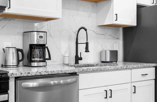 Central Lawrenceville 1B Bright and Stylish 2 Bedroom Apartment with Free Street Parking - Foto 9