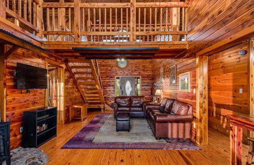 Lodge at OZK Ranch- Incredible mountaintop cabin with hot tub and views - Photo 21