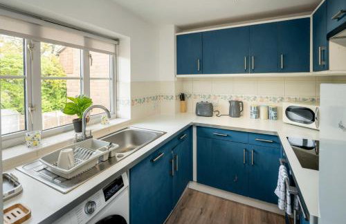 Loughton Hideaway: Cozy 1BD Near Tube & Nature - Foto 8