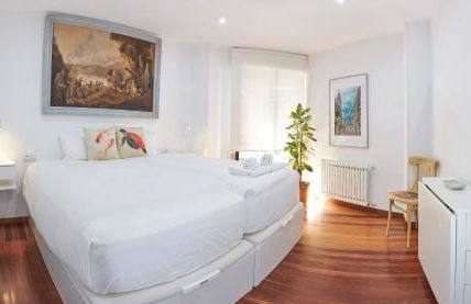 Lujoso y amplio piso con 5 habitaciones - Photo 25