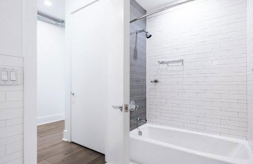 Dharma Home Suites Hoboken at Novia - Foto 52