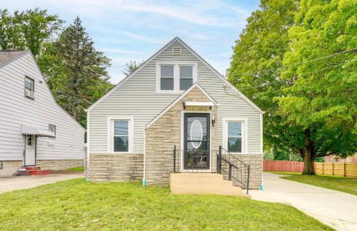 3 Mi to Dtwn Youngstown and YSU Family Home with Yard - Foto 1