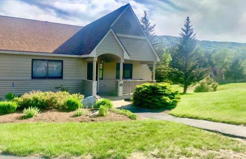 F3 Fairway Village Condo with great mountain views, 8 minute walk from Omni Mount Washington Hotel! - Foto 8