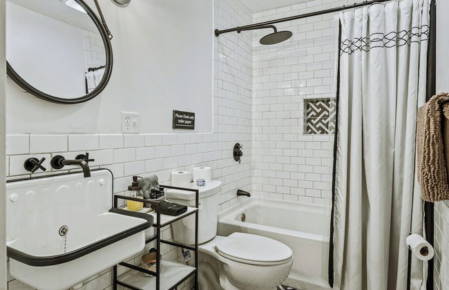 Lake Daze by Avantstay Lakefront w/ Modern Interior, Enclosed Porch & Hot Tub - Foto 35