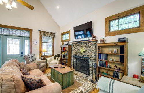 Lake Cumberland Resort Cabin with Community Perks! - Foto 4