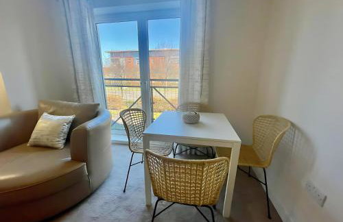 Pass the Keys Next to Braehead - Free Parking - Foto 17