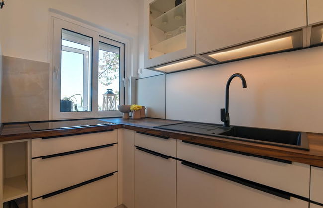 Apartment With Breathtaking sea View - Photo 12