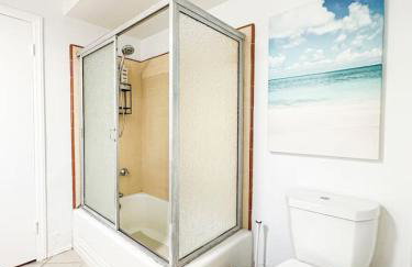 6BR Pool Escape for Friends and Family - LOU1 - BUR - Foto 6