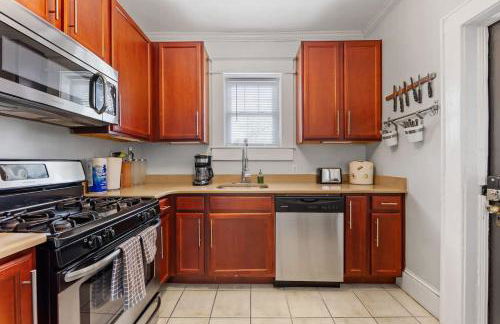 Bright and Restful 2BR near Uptown with Balcony - Foto 6