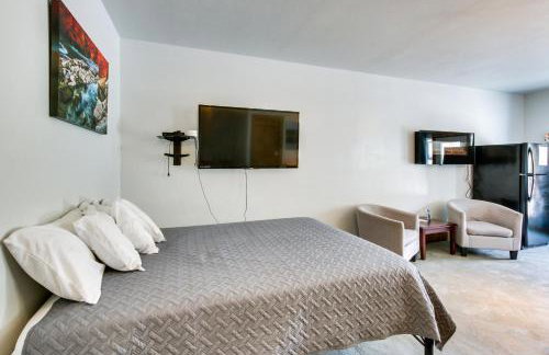 Central Lava Hot Springs Studio with Deck and Views! - Foto 14