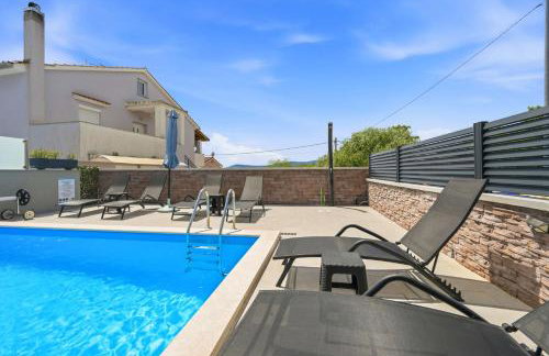 Holiday house "Sabine pink" with heated pool - Photo 2