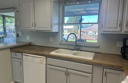 Lake June Canal Access Retreat - Foto 14