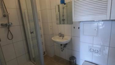 FEWO1-1 Zim Apart-4 Bett-Küche-Dusche WC-Parkplatz - Foto 5, Shower