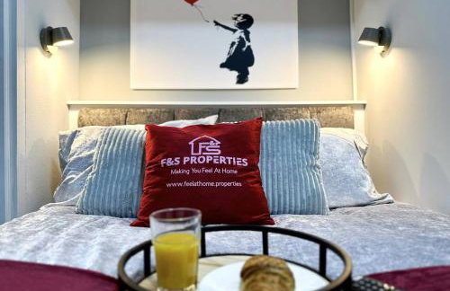 Joyful Jungle Jewel wBalcony & Foozeball-Ferndale - Foto 41