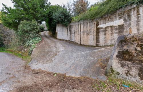 Valley View Villa in San Mango D'aquino with Hot Tub - Foto 73