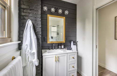 The Akron Retreat: Modern 3-Bedroom Oasis - Foto 40