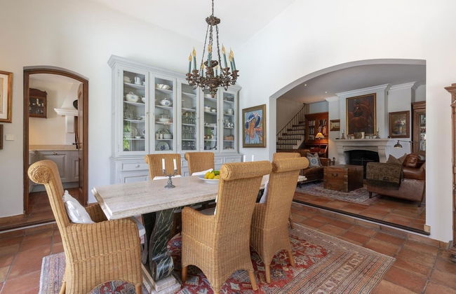 Provencal in a Height Overlooking Greenery - Foto 16