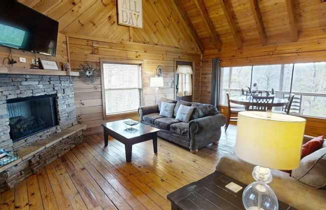 Evie's Mountain Castle 2 Bedroom Cabin by RedAwning - Foto 25