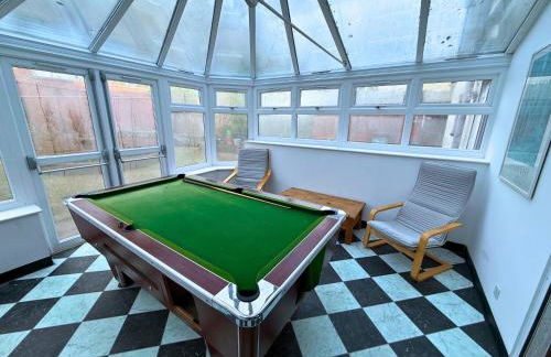 New 4 Bed House Sleeps up to 8 People - Foto 26